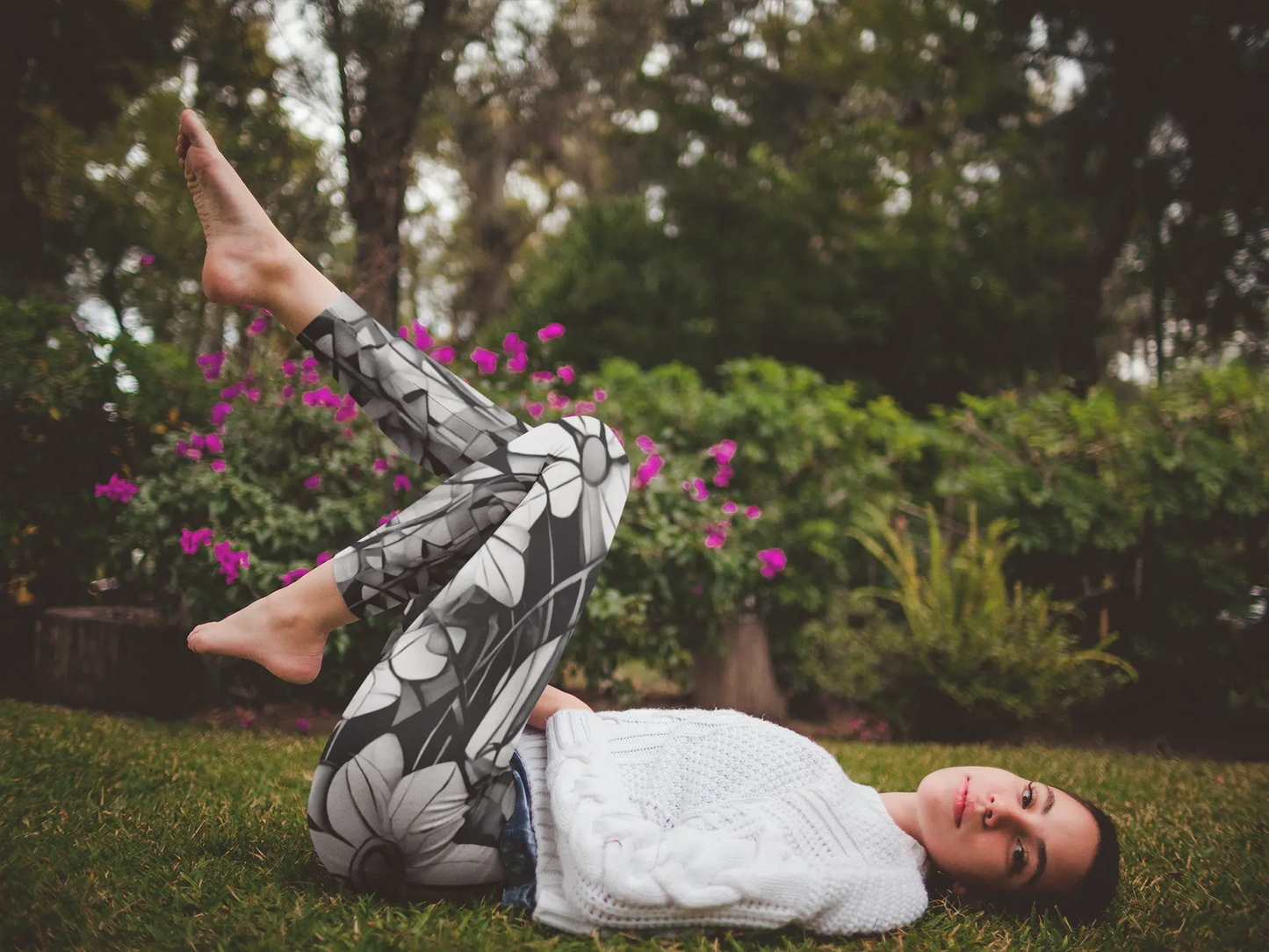 Women's Floral Leggings: Monochrome Black & White Design Trendy Printify